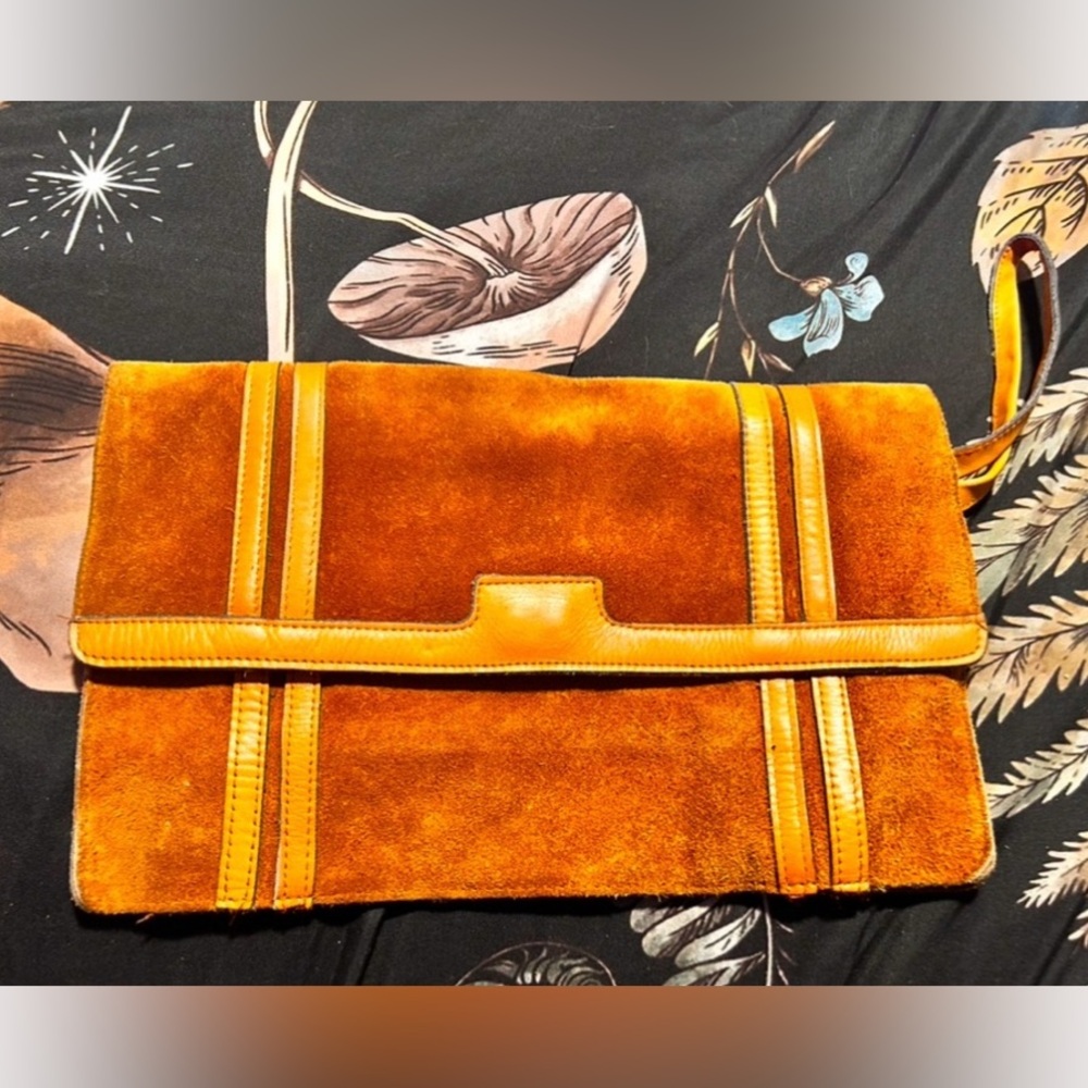 Vintage 70s Brown Suede Clutch/Wristlet
